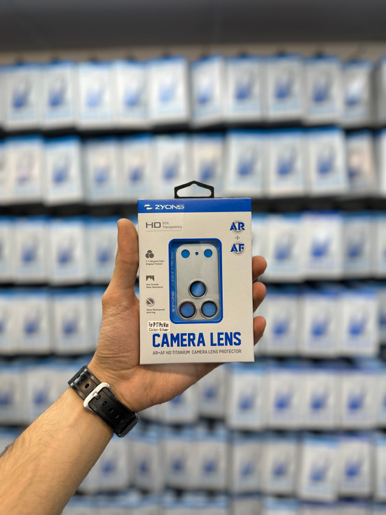 خرید محافظ لنز یک تکه فلزی آیفون 17 پرو نقره ای برند Zyons